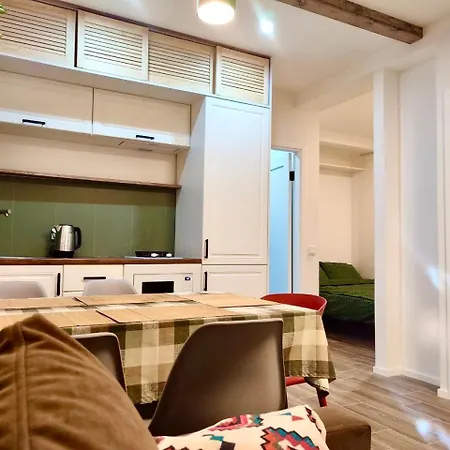 Freeman Cottage: Riverside Ground Floor With Private Terrace Apartment